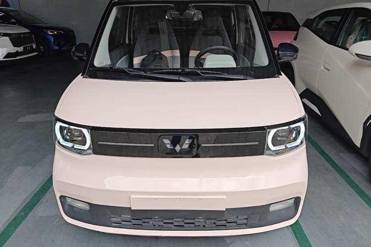Used Wuling Hongguang MINIEV 2021 Macaron Sandwich Model 170 km Lithium Iron Phosphate Front
