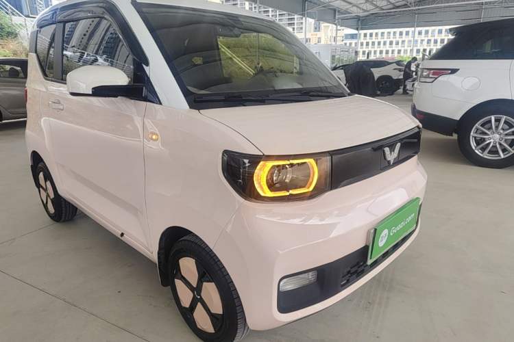Used Wuling Hongguang MINIEV 2021 Macaron Fashion Model Lithium Iron Phosphate Front Right 45 Deg