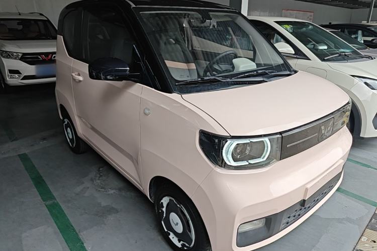 Used Wuling Hongguang MINIEV 2021 Macaron Sandwich Model 170 km Lithium Iron Phosphate Front Right 45 Deg