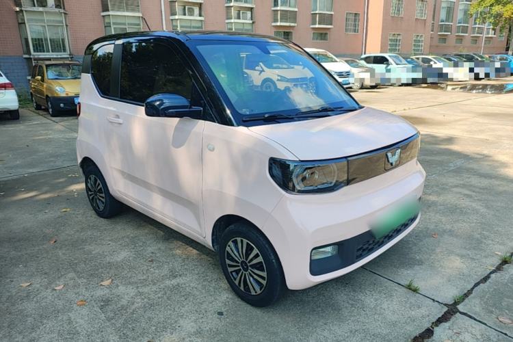 Used Wuling Hongguang MINIEV 2021 Macaron Sandwich Model 170 km Lithium Ternary Front Right 45 Deg