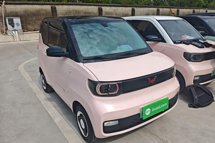 Used Wuling Hongguang MINIEV 2021 Macaron Fashion Model Lithium Iron Phosphate Front Right 45 Deg