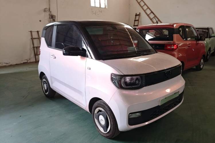 Used Wuling Hongguang MINIEV 2021 Macaron Fashion Model Lithium Iron Phosphate Front Right 45 Deg