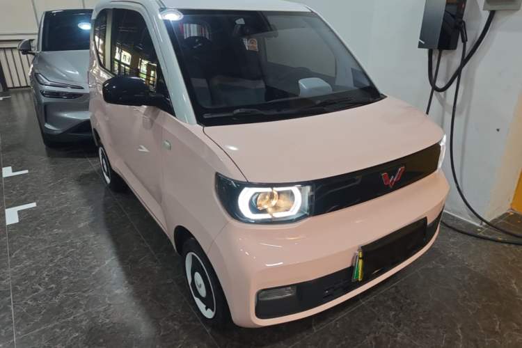 Used Wuling Hongguang MINIEV 2021 Macaron Fashion Model Lithium Iron Phosphate Front Right 45 Deg