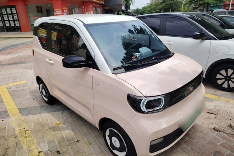 Used Wuling Hongguang MINIEV 2021 Macaron Sandwich Model 170 km Lithium Iron Phosphate Front Right 45 Deg
