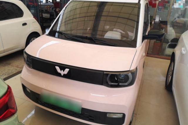 Ojetý Wuling Hongguang MINIEV 2021 Macaron Premium Model – Lithium Iron Phosphate
