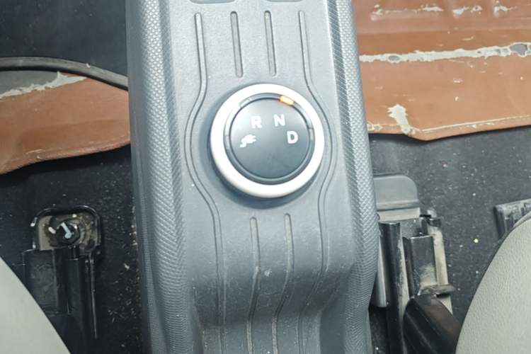 Used Wuling Hongguang MINIEV 2021 Macaron Premium Model – Lithium Iron Phosphate Gear Lever