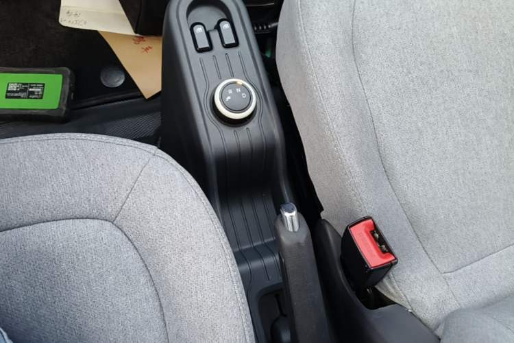 Used Wuling Hongguang MINIEV 2021 Macaron Fashion Model Lithium Iron Phosphate Gear Lever