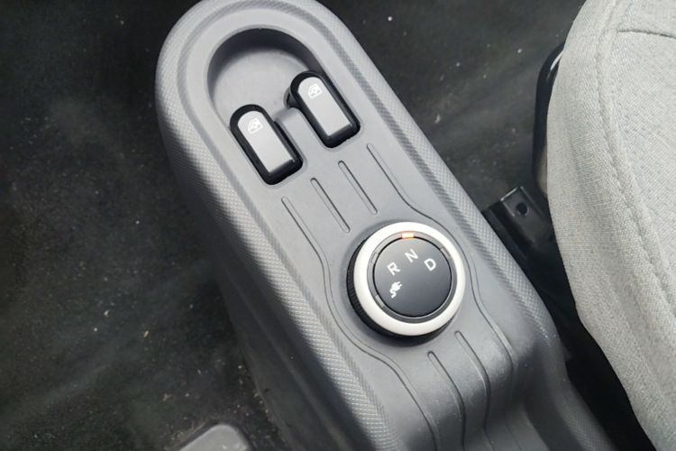 Used Wuling Hongguang MINIEV 2021 Macaron Premium Model – Lithium Iron Phosphate Gear Lever