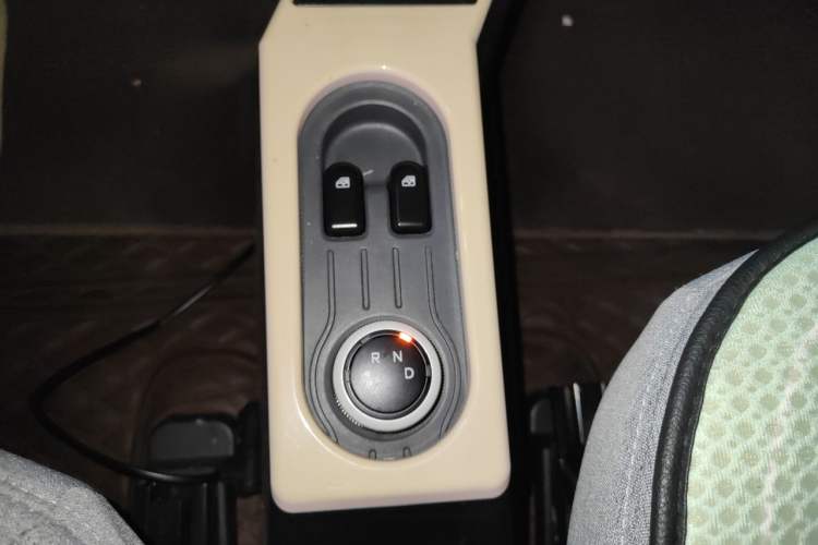 Used Wuling Hongguang MINIEV 2021 Macaron Premium Model – Lithium Iron Phosphate Gear Lever