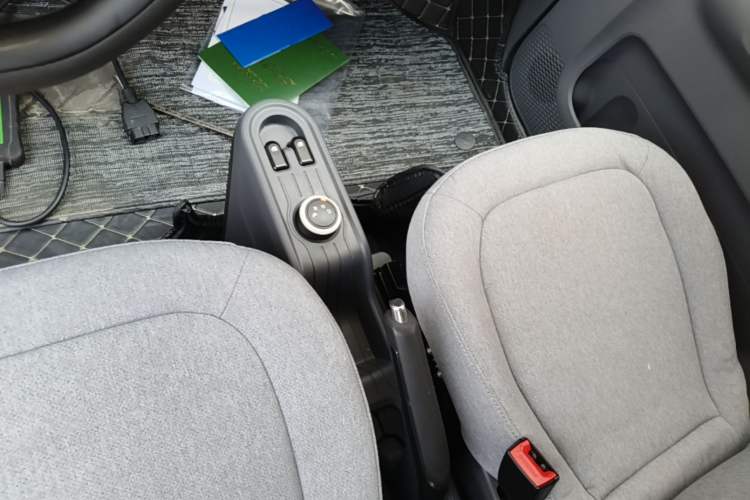 Used Wuling Hongguang MINIEV 2021 Macaron Premium Model – Lithium Iron Phosphate Gear Lever