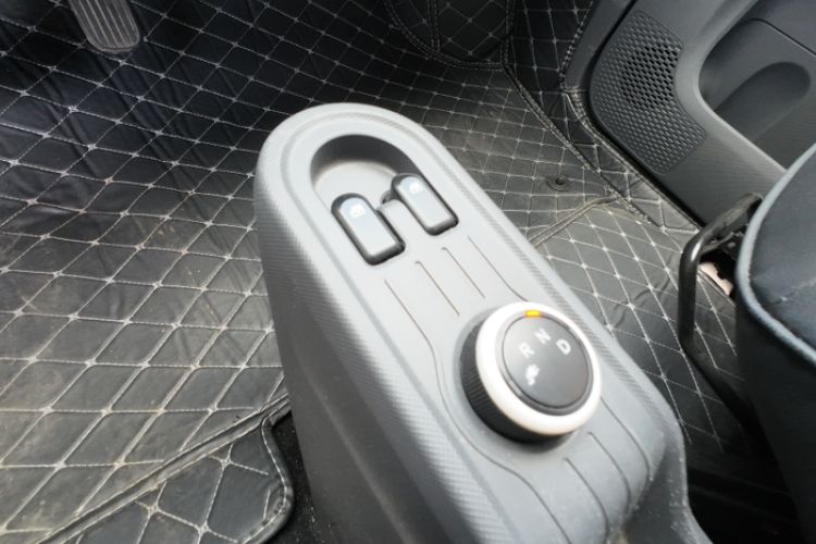 Used Wuling Hongguang MINIEV 2021 Macaron Premium Model – Lithium Iron Phosphate Gear Lever