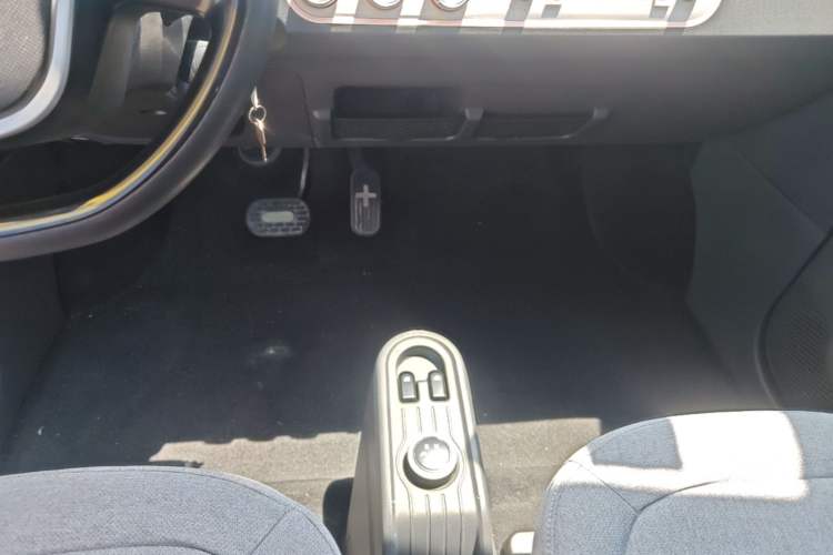 Used Wuling Hongguang MINIEV 2021 Macaron Premium Model – Lithium Iron Phosphate Gear Lever