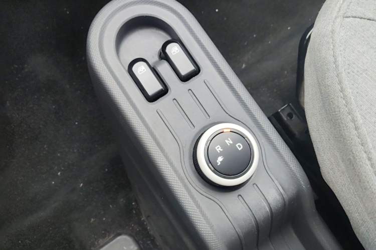Used Wuling Hongguang MINIEV 2021 Macaron Premium Model – Lithium Iron Phosphate Gear Lever