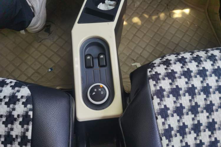 Used Wuling Hongguang MINIEV 2021 Macaron Premium Model – Lithium Iron Phosphate Gear Lever