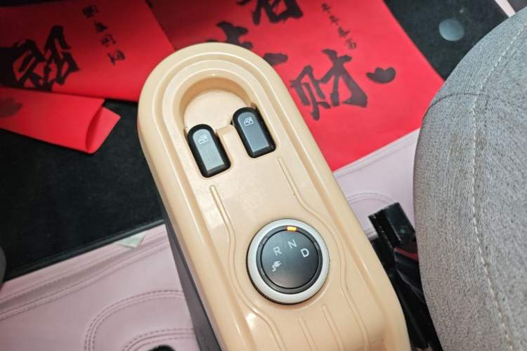 Used Wuling Hongguang MINIEV 2021 Macaron Premium Model – Lithium Iron Phosphate Gear Lever