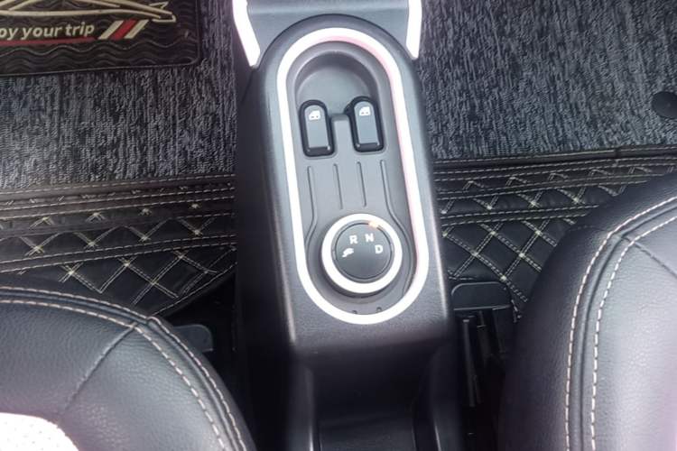 Used Wuling Hongguang MINIEV 2021 Macaron Premium Model – Lithium Iron Phosphate Gear Lever