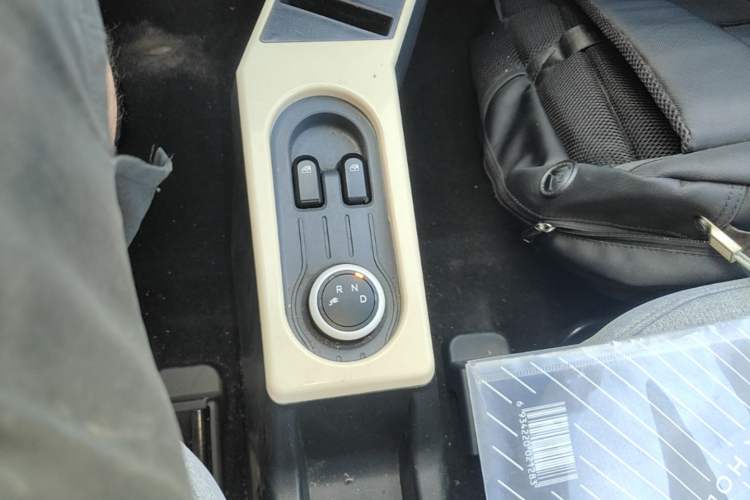 Used Wuling Hongguang MINIEV 2021 Macaron Sandwich Model 170 km Lithium Ternary Gear Lever