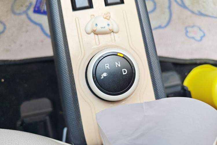 Used Wuling Hongguang MINIEV 2021 Macaron Fashion Edition Lithium-Ion Battery Gear Lever