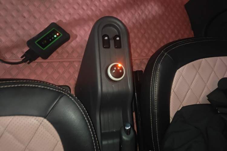 Used Wuling Hongguang MINIEV 2021 Macaron Premium Model – Lithium Iron Phosphate Gear Lever