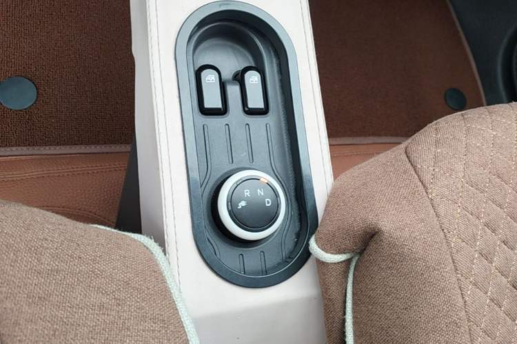 Used Wuling Hongguang MINIEV 2021 Macaron Premium Model – Lithium Iron Phosphate Gear Lever