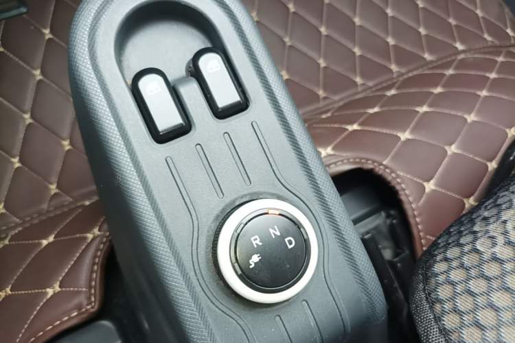 Used Wuling Hongguang MINIEV 2021 Macaron Premium Model – Lithium Iron Phosphate Gear Lever