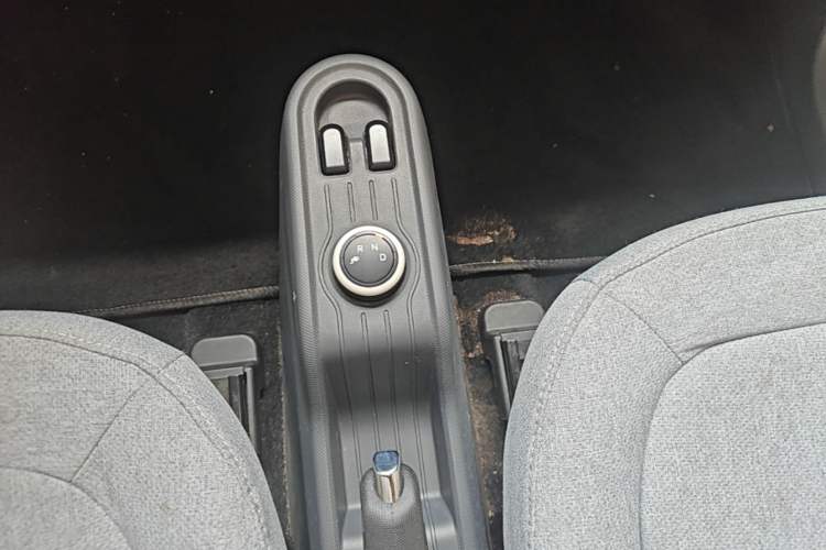 Used Wuling Hongguang MINIEV 2021 Macaron Premium Model – Lithium-NMC Gear Lever