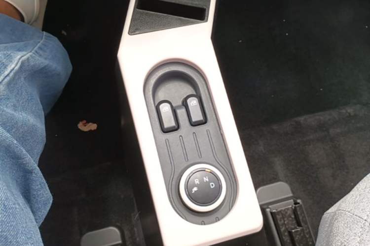 Used Wuling Hongguang MINIEV 2021 Macaron Premium Model – Lithium Iron Phosphate Gear Lever