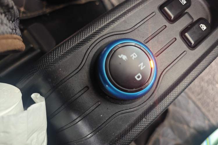 Used Wuling Hongguang MINIEV 2021 Macaron Premium Model – Lithium Iron Phosphate Gear Lever