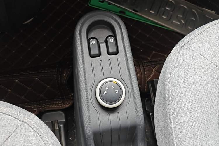 Used Wuling Hongguang MINIEV 2021 Macaron Sandwich Model 170 km Lithium Iron Phosphate Gear Lever