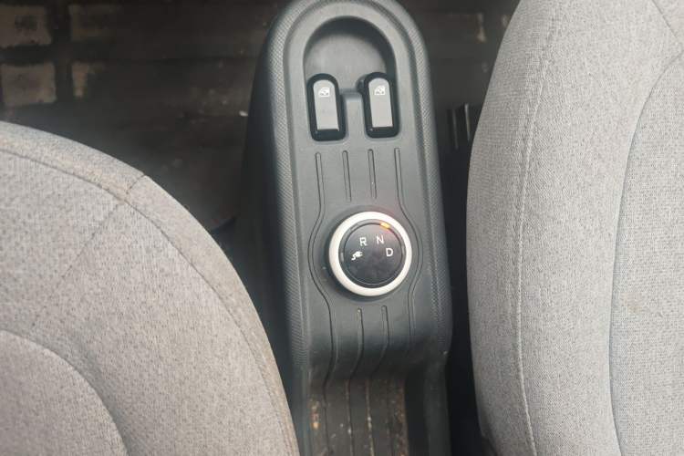 Used Wuling Hongguang MINIEV 2021 Macaron Fashion Edition Lithium-Ion Battery Gear Lever