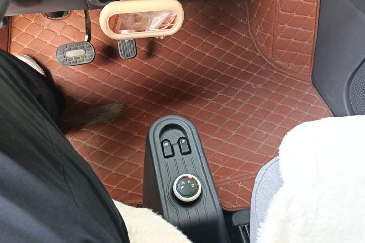 Used Wuling Hongguang MINIEV 2021 Macaron Premium Model – Lithium Iron Phosphate Gear Lever