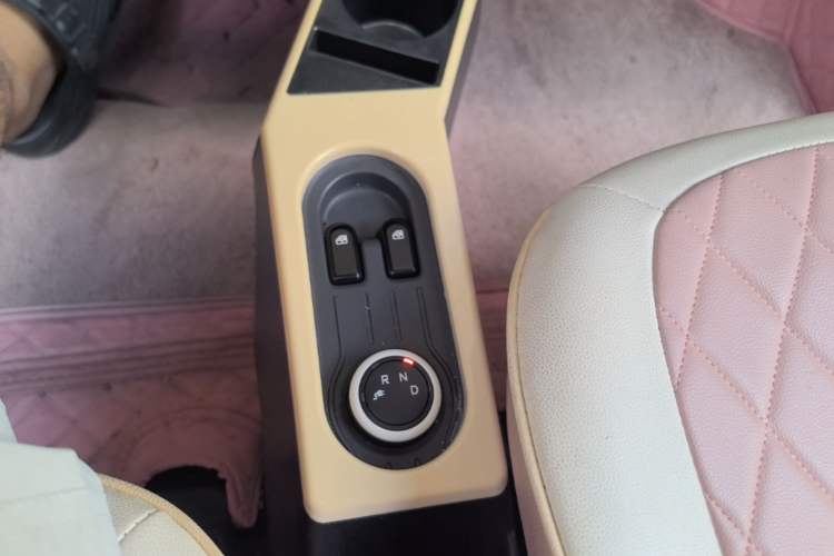 Used Wuling Hongguang MINIEV 2021 Macaron Premium Model – Lithium Iron Phosphate Gear Lever