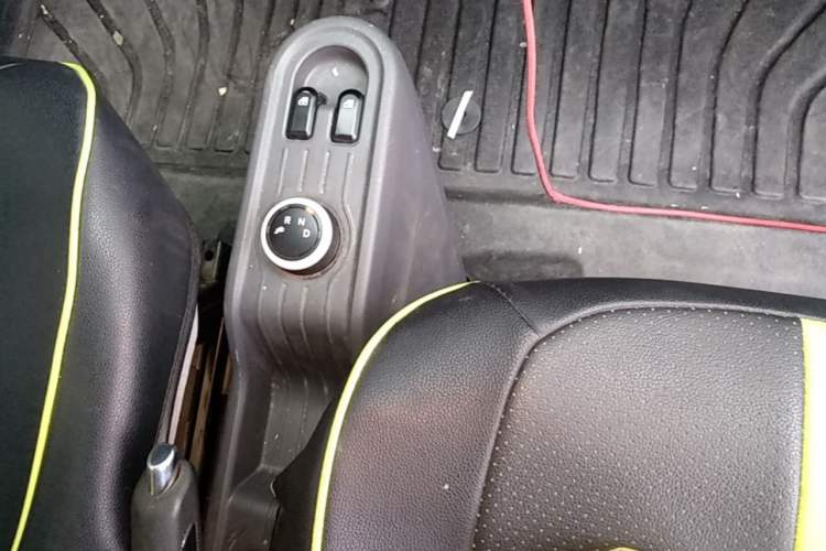 Used Wuling Hongguang MINIEV 2021 Macaron Fashion Model Lithium Iron Phosphate Gear Lever