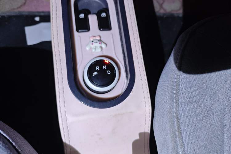 Used Wuling Hongguang MINIEV 2021 Macaron Premium Model – Lithium Iron Phosphate Gear Lever