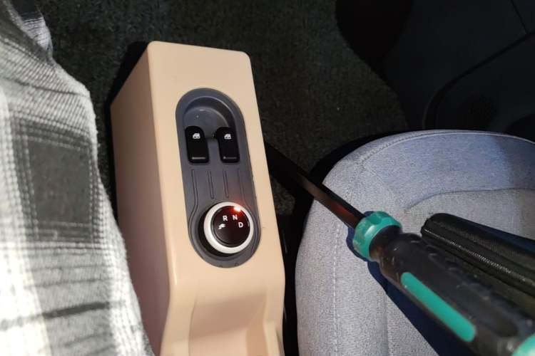 Used Wuling Hongguang MINIEV 2021 Macaron Premium Model – Lithium Iron Phosphate Gear Lever