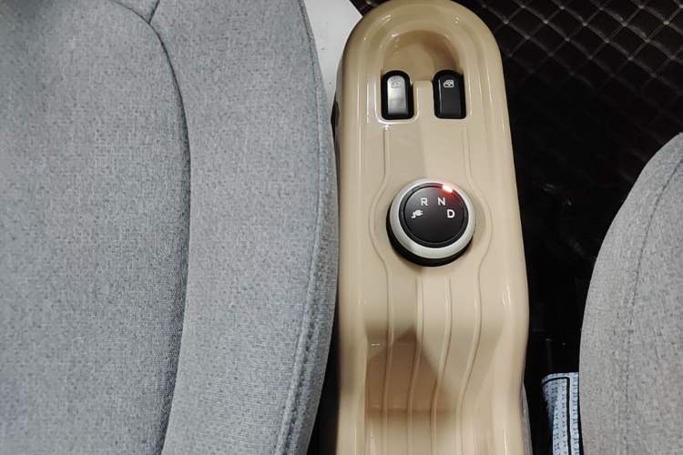 Used Wuling Hongguang MINIEV 2021 Macaron Premium Model – Lithium Iron Phosphate Gear Lever