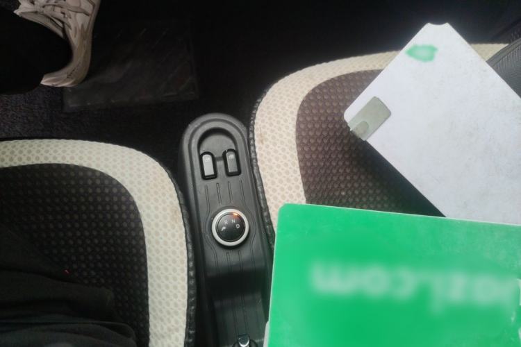 Used Wuling Hongguang MINIEV 2021 Macaron Fashion Model Lithium Iron Phosphate Gear Lever