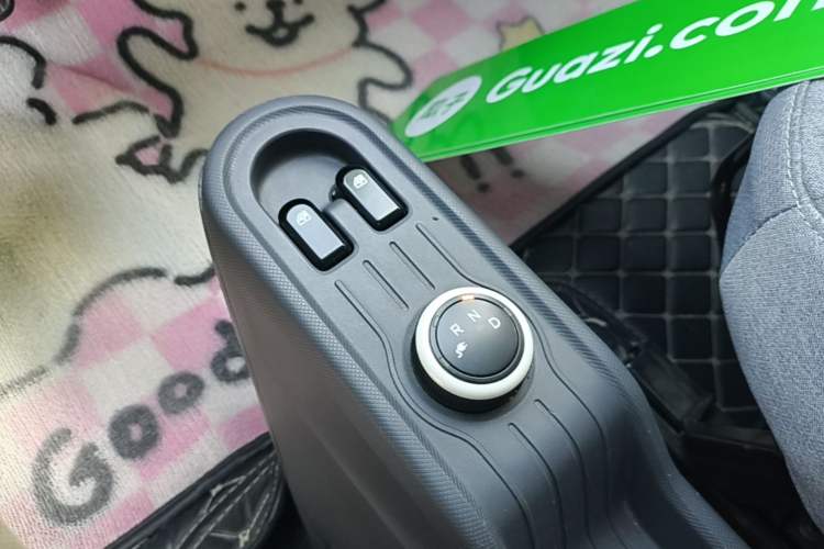 Used Wuling Hongguang MINIEV 2021 Macaron Premium Model – Lithium Iron Phosphate Gear Lever
