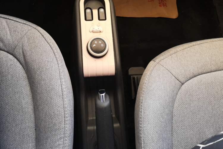 Used Wuling Hongguang MINIEV 2021 Macaron Premium Model – Lithium Iron Phosphate Gear Lever