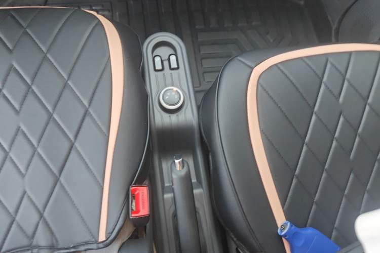 Used Wuling Hongguang MINIEV 2021 Macaron Premium Model – Lithium-NMC Gear Lever