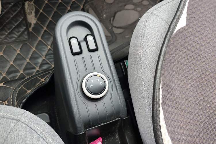 Used Wuling Hongguang MINIEV 2021 Macaron Premium Model – Lithium-NMC Gear Lever