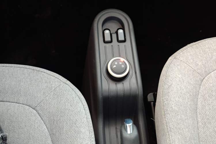 Used Wuling Hongguang MINIEV 2021 Macaron Premium Model – Lithium Iron Phosphate Gear Lever