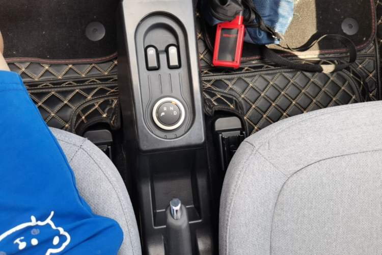 Used Wuling Hongguang MINIEV 2021 Macaron Premium Model – Lithium Iron Phosphate Gear Lever