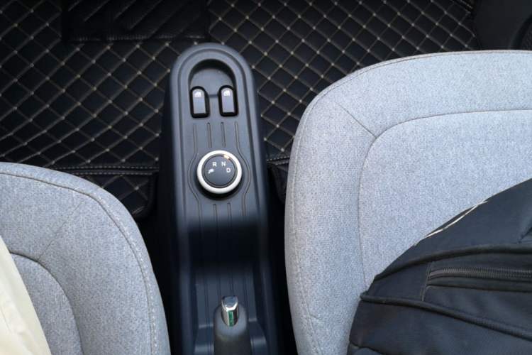 Used Wuling Hongguang MINIEV 2021 Macaron Premium Model – Lithium-NMC Gear Lever