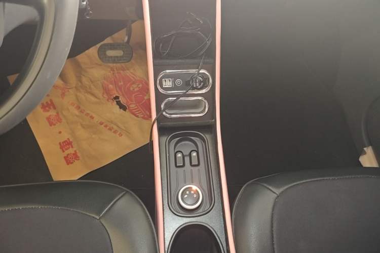 Used Wuling Hongguang MINIEV 2021 Macaron Fashion Model Lithium Iron Phosphate Gear Lever