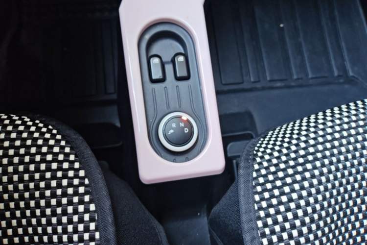 Used Wuling Hongguang MINIEV 2021 Macaron Premium Model – Lithium Iron Phosphate Gear Lever
