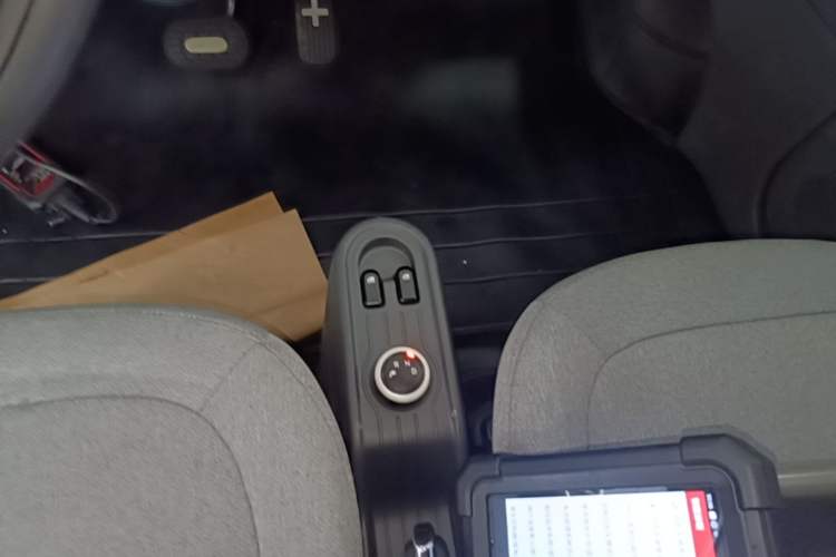 Used Wuling Hongguang MINIEV 2021 Macaron Premium Model – Lithium Iron Phosphate Gear Lever