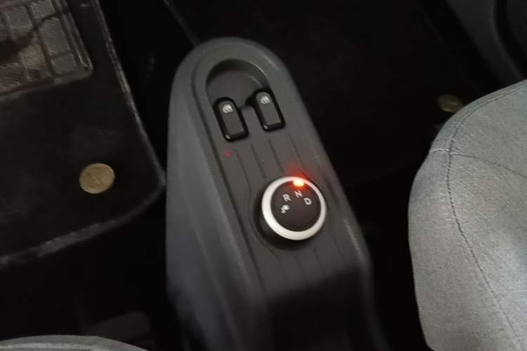 Used Wuling Hongguang MINIEV 2021 Macaron Premium Model – Lithium Iron Phosphate Gear Lever