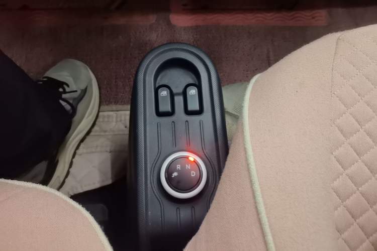 Used Wuling Hongguang MINIEV 2021 Macaron Premium Model – Lithium Iron Phosphate Gear Lever