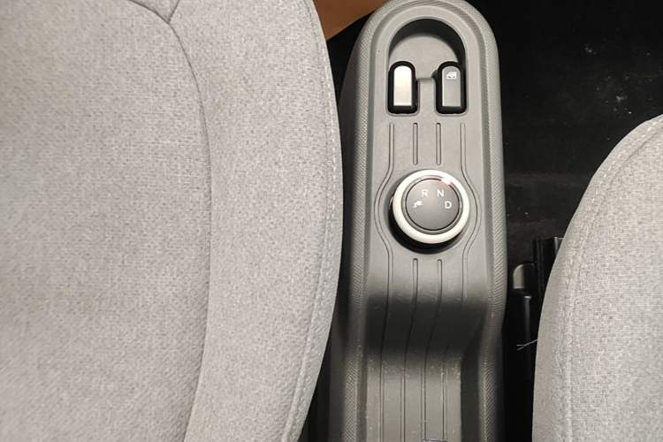Used Wuling Hongguang MINIEV 2021 Macaron Fashion Edition Lithium-Ion Battery Gear Lever